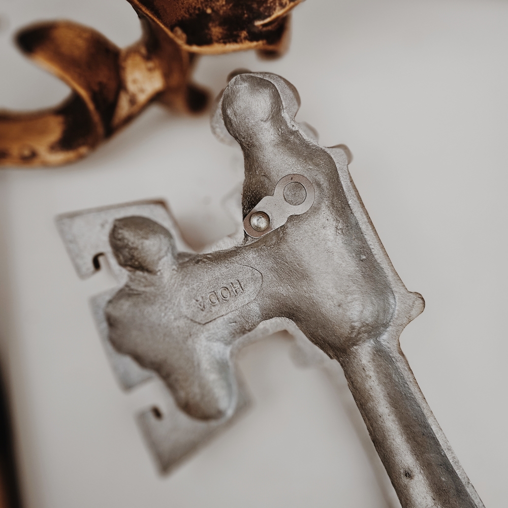 Vintage HODA Gold Wall Hanging Skelton Key Set - Picture 6 of 6